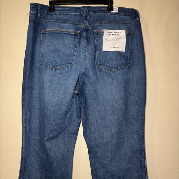 Good American Good Curve Straight Jeans - Picture 2 of 6